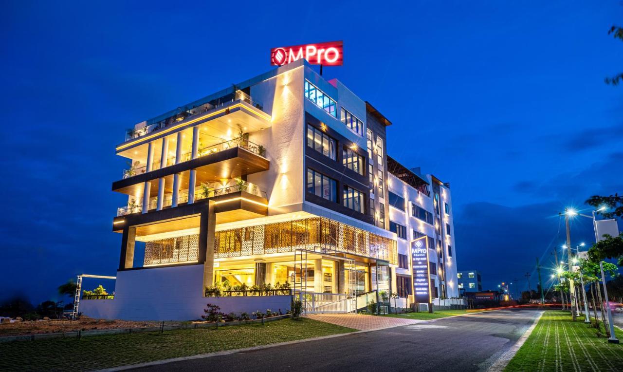 Hotel M Pro Palace Mysore - 12 Minutes To Mysore Palace Exterior foto