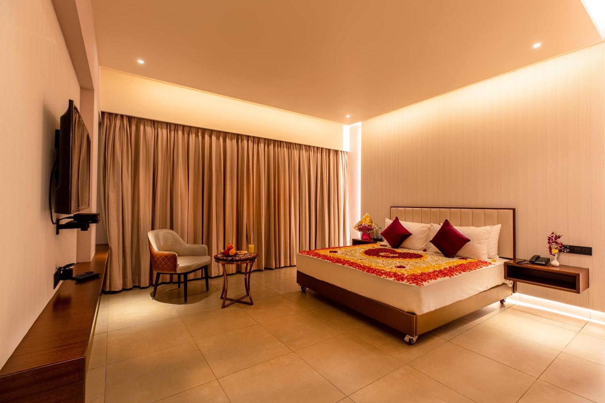Hotel M Pro Palace Mysore - 12 Minutes To Mysore Palace Exterior foto